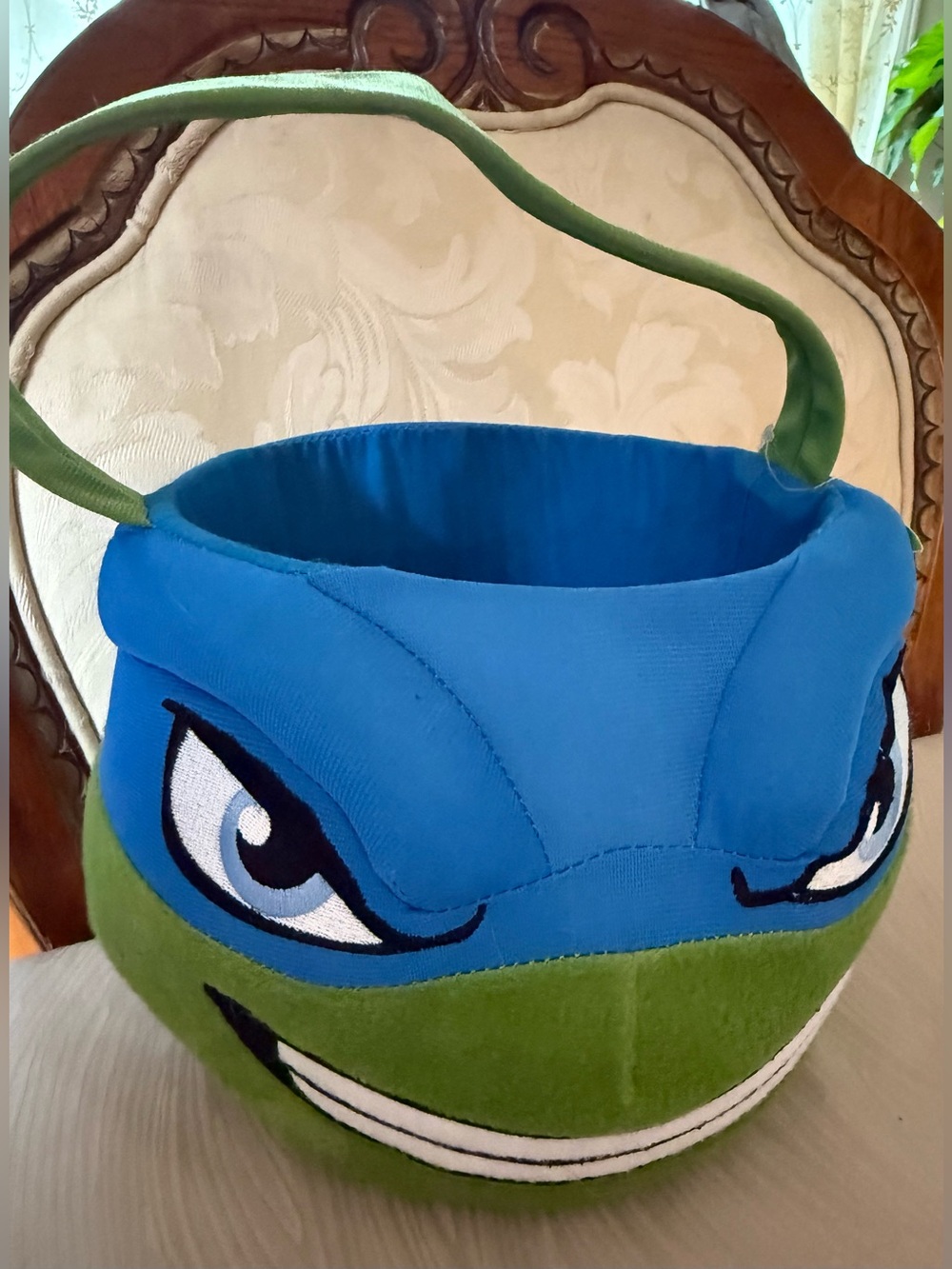 Teenage mutant ninja turtle Leonardo/plush halloween or Easter Basket guc